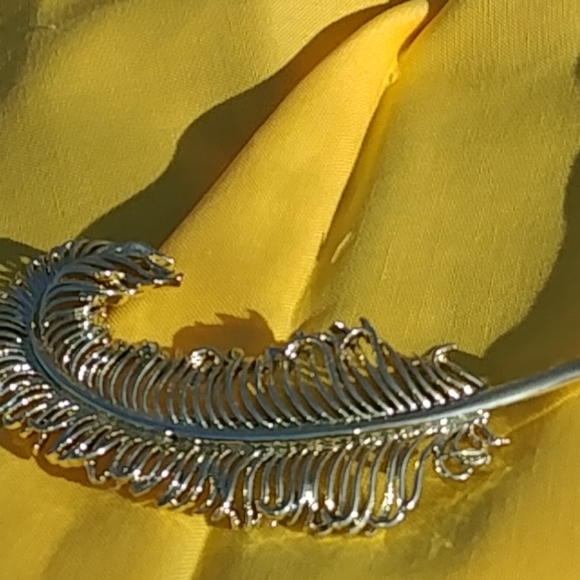 Vintage Feather Brooch - Picture 5 of 7